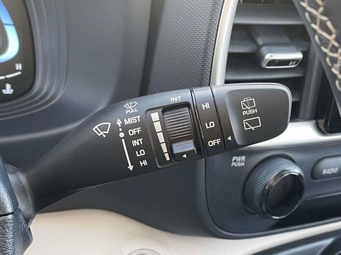 Certified 2024 Hyundai Venue Limited image 13