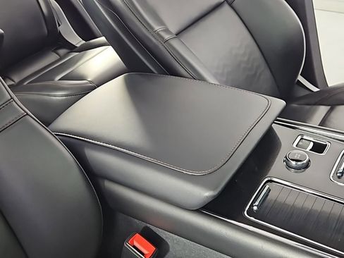 Used 2023 Lincoln Aviator AWD w/ Premium Package image 16