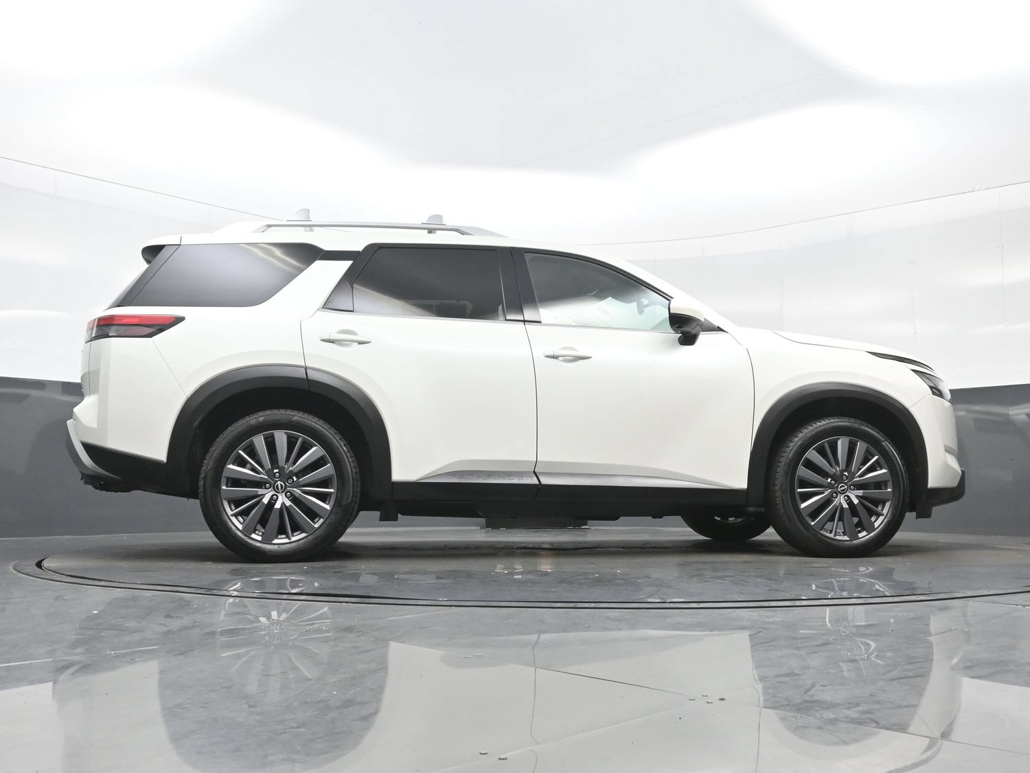 Used 2023 Nissan Pathfinder SL w/ SL Premium Package AWD/4WD image 36