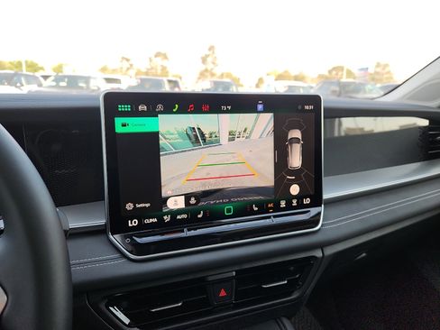New 2026 Volkswagen Tiguan SE FWD image 18