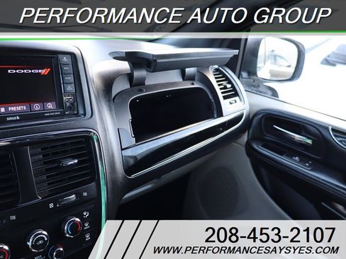 Used 2018 Dodge Grand Caravan SXT FWD image 17