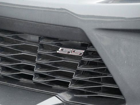 Used 2016 Chevrolet Camaro SS RWD image 9