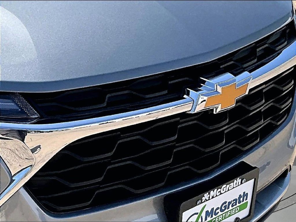 Used 2025 Chevrolet Trax LT w/ LT Convenience Package FWD image 33