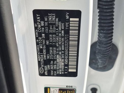 Used 2025 Hyundai Kona SEL FWD image 36