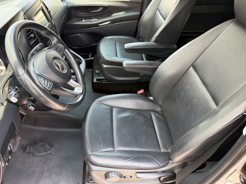 Used 2016 Mercedes-Benz Metris Passenger image 13
