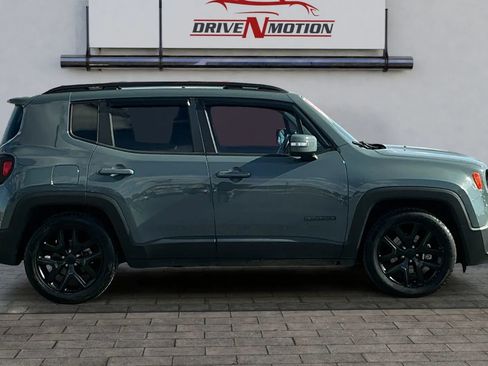 Used 2018 Jeep Renegade Altitude w/ Popular Equipment Group image 3