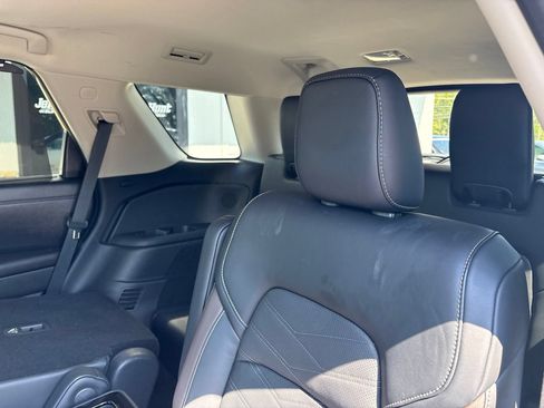 Used 2024 Nissan Pathfinder Platinum FWD image 6