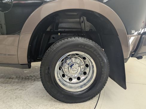 Used 2024 RAM 3500 Limited w/ Safety Group image 10