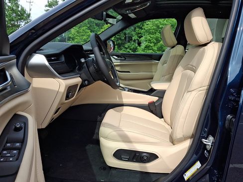 New 2026 Jeep Grand Cherokee Limited AWD/4WD image 8