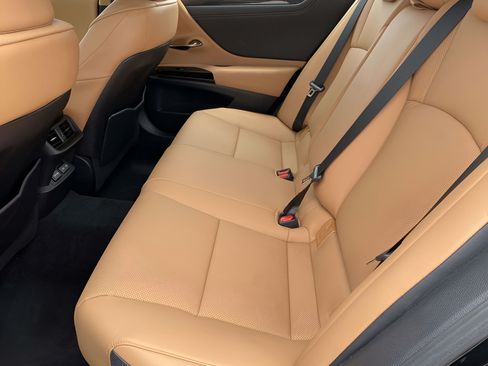 Used 2023 Lexus ES 350 w/ Accessory Package (Z1) FWD image 10