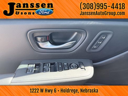 Used 2025 Honda Pilot EX-L image 18