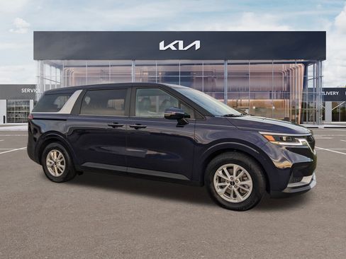 Certified 2024 Kia Carnival LX image 1