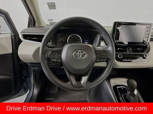 Used 2022 Toyota Corolla LE image 11