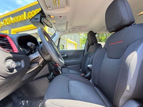 Used 2020 Jeep Renegade Trailhawk w/ Popular Equipment Group image 8