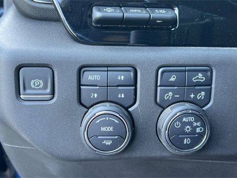 Used 2024 Chevrolet Silverado 1500 ZR2 w/ Technology Package image 36