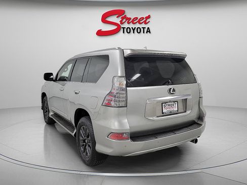 Used 2020 Lexus GX 460 Premium image 2