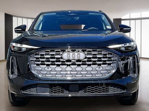 Used 2025 Audi Q5 Premium Plus AWD/4WD image 2