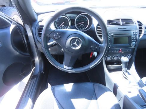 Used 2009 Mercedes-Benz SLK 300 image 5