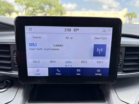 Used 2021 Ford Explorer XLT w/ Equipment Group 202A RWD image 27