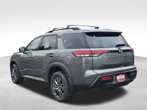 New 2026 Nissan Pathfinder SV image 12