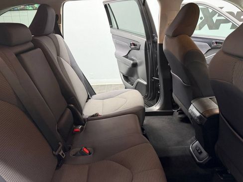 Used 2020 Toyota Highlander LE FWD image 46