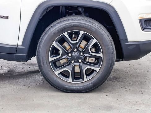 Used 2019 Jeep Compass Trailhawk image 11