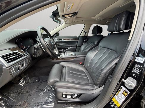 Used 2021 BMW 740i xDrive AWD/4WD image 2