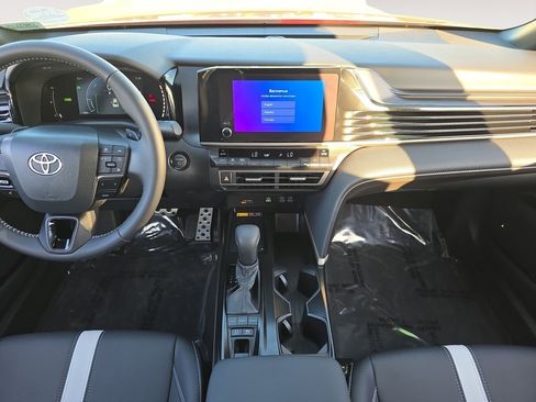 Certified 2025 Toyota Camry SE image 10