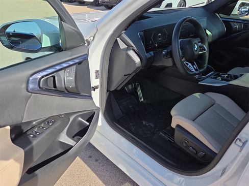 Used 2025 BMW X3 xDrive30i w/ Premium Package image 15