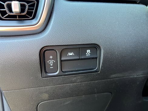 Used 2023 Kia Sorento LX AWD/4WD image 17