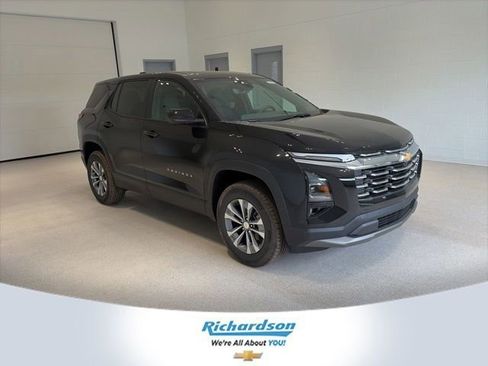 New 2026 Chevrolet Equinox LT w/ Convenience Package II AWD/4WD image 1