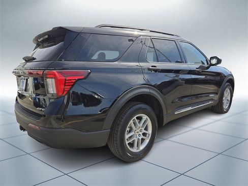 New 2025 Ford Explorer Active image 3