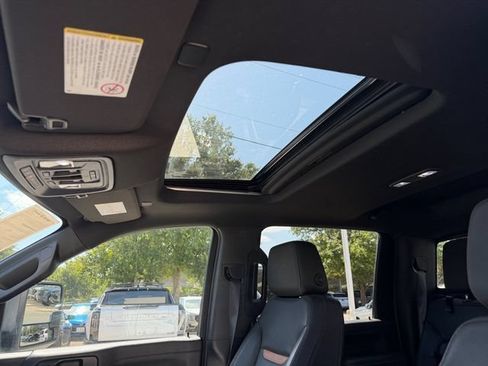 Used 2021 GMC Sierra 2500 AT4 w/ AT4 Premium Plus Package AWD/4WD image 8
