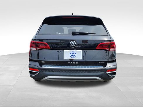 Certified 2022 Volkswagen Taos SE w/ Panoramic Sunroof Package AWD/4WD image 5