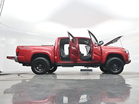 Used 2020 Toyota Tacoma SR5 image 45
