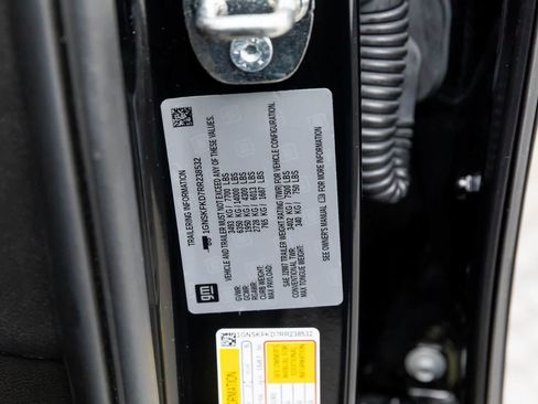 Used 2024 Chevrolet Suburban Premier image 21