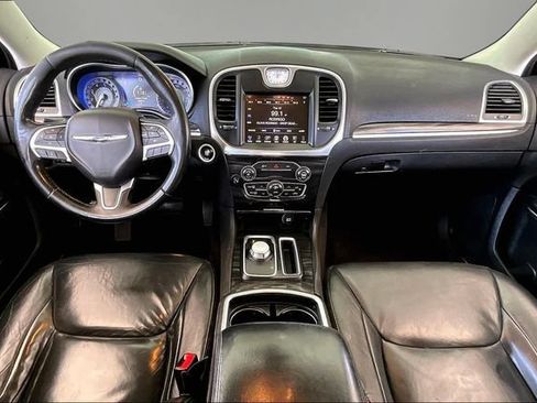 Used 2016 Chrysler 300 Limited RWD image 7