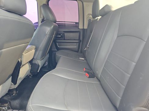 Used 2018 RAM 1500 Tradesman w/ Chrome Appearance Group image 14