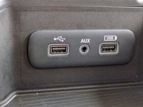 Used 2024 RAM 1500 Classic SLT image 21