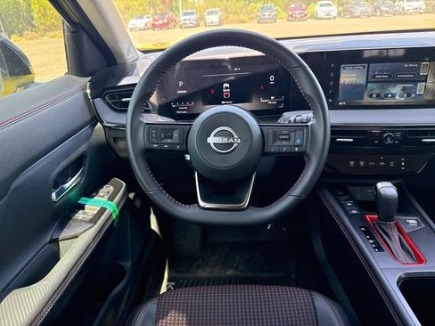 Certified 2025 Nissan Kicks SR AWD/4WD image 14