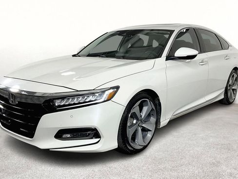 Used 2018 Honda Accord Touring image 15