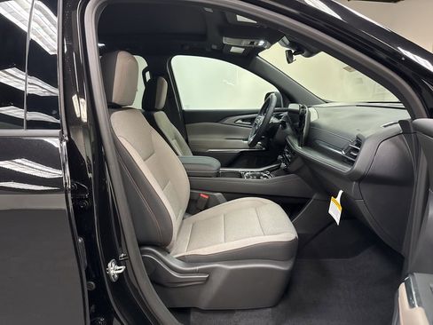 New 2026 Chevrolet Traverse LT w/ Sun and Wheel Package image 17