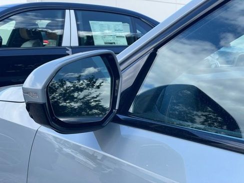 Certified 2025 BMW i5 xDrive40 w/ M Sport Package AWD/4WD image 23