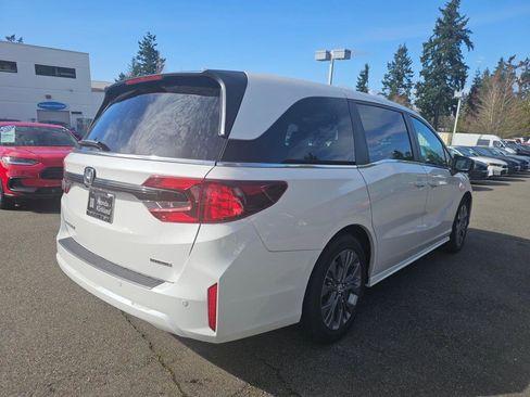 Used 2025 Honda Odyssey Touring image 7