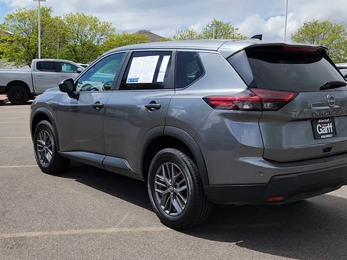Used 2024 Nissan Rogue S AWD/4WD image 19