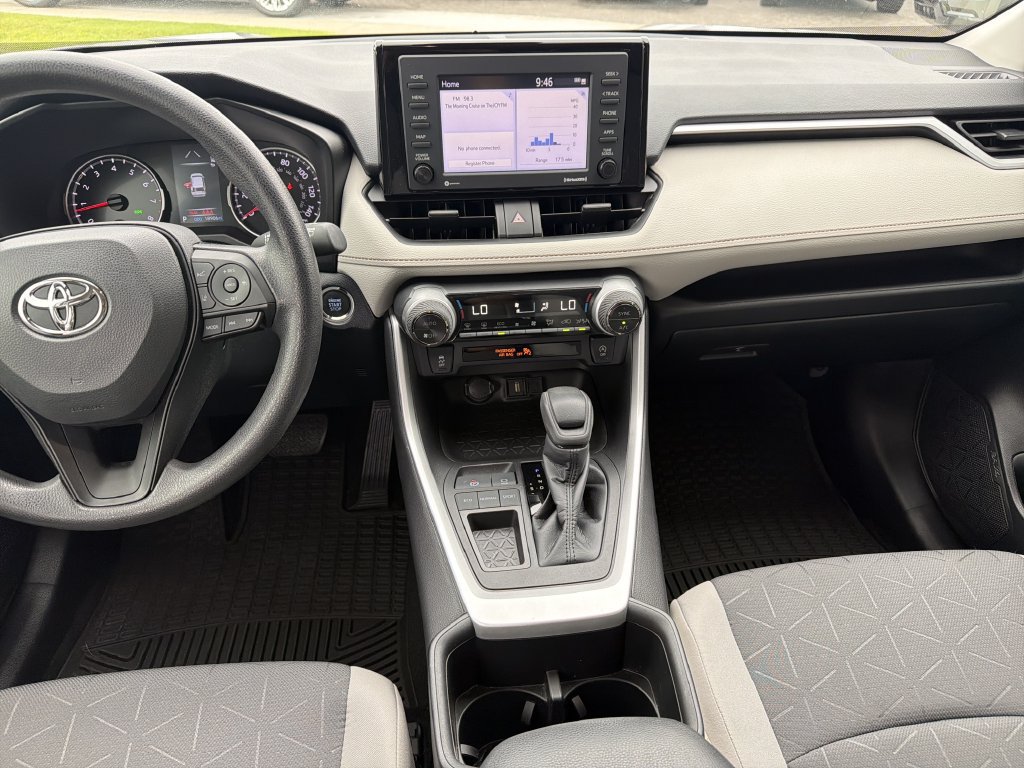Used 2022 Toyota RAV4 XLE w/ Convenience Package FWD image 18