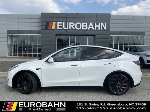 Used 2023 Tesla Model Y Performance image 1