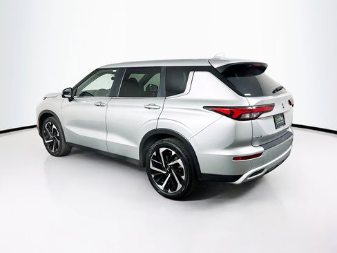 Used 2024 Mitsubishi Outlander SE image 5