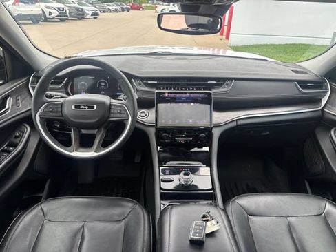 Used 2023 Jeep Grand Cherokee L Limited w/ Black Appearance Package AWD/4WD image 26