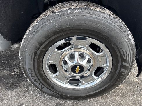 Used 2018 Chevrolet Silverado 2500 W/T w/ Snow Plow Prep Package image 9